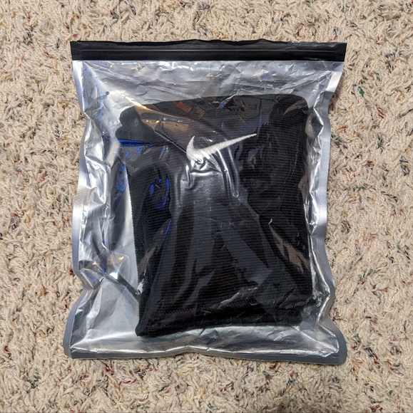 Nike Volleyball Knee Pads - Picture 2 of 2